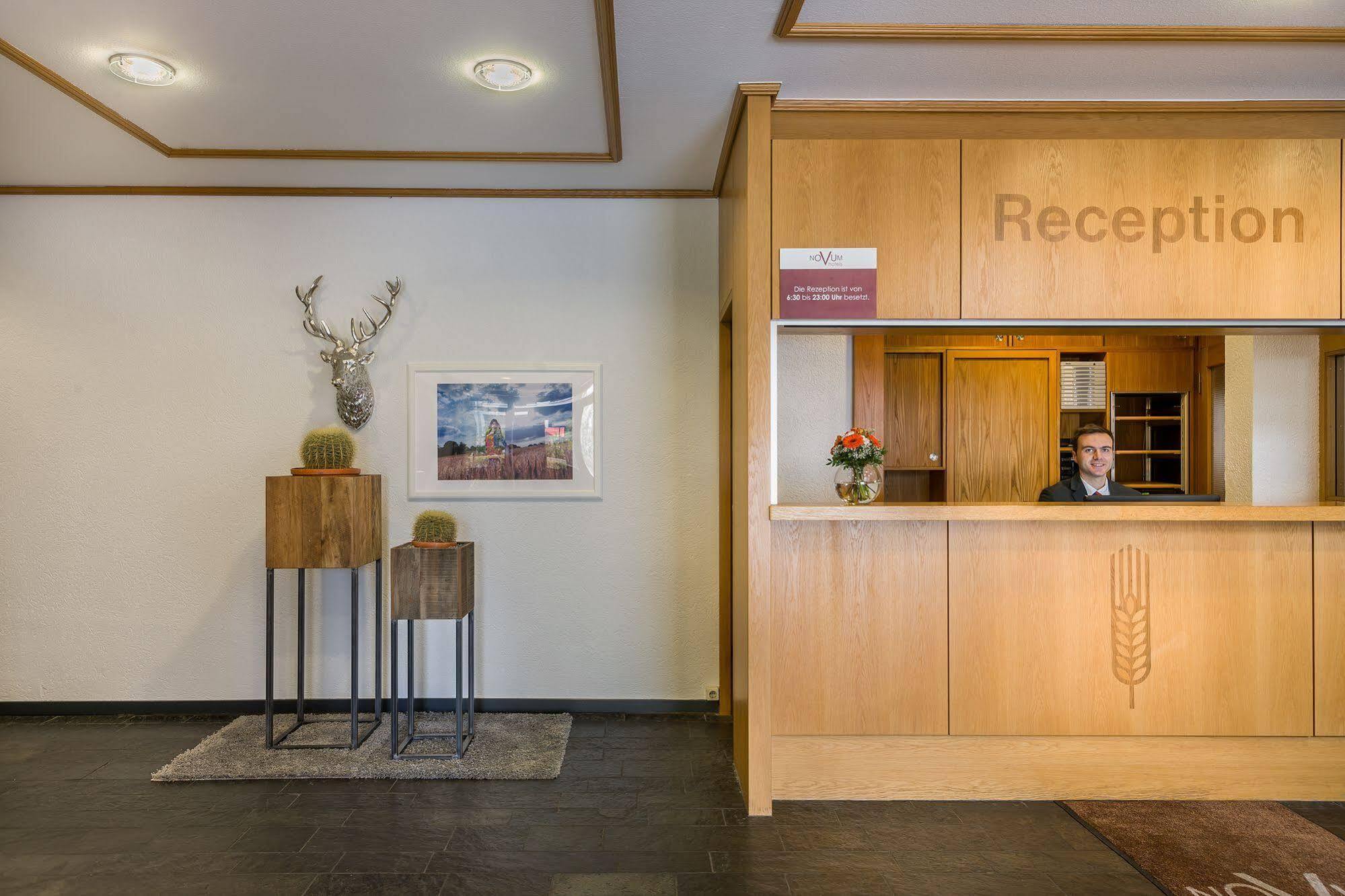 Hotel Strohgaeu Корнталь-Мюнхінген Екстер'єр фото