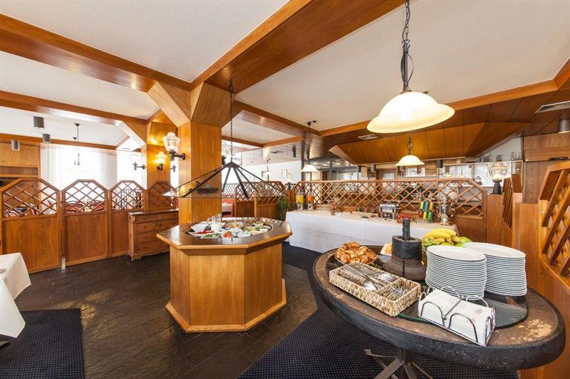 Hotel Strohgaeu Корнталь-Мюнхінген Екстер'єр фото